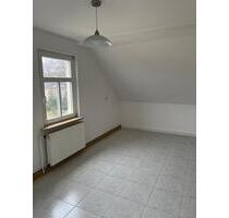 gemütliche Dachgeschoß 3-Raumwohnung (2.Etage) in Triptis
