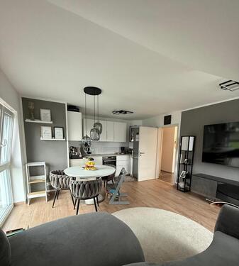 Foto - 4-Zi. DG-Whg. in Rodheim, *TG-Stellplatz *Wallbox *Aufzug *KfW70