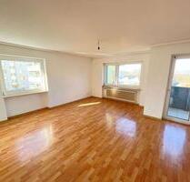 Neu renovierte 4 Zimmer Wohnung mit bester Anbindung in Dreieich Neu renovierte 4 Zimmer Wohnung mit bester Anbindung in Dreieich