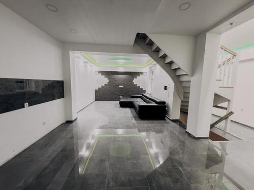 Foto - Luxuriöses Einfamilienhaus mit modernem Soutterain- Ausbau