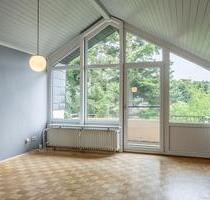 Helle 2-Zimmer-Dachgeschosswohnung mit Loggia, Balkon und Stellplatz in Bad Malente zu mieten