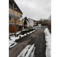 2 Zi.-ETW mit Gartenanteil und 4 Stellplätzen in 96237 Ebersdorf - Ebersdorf bei Coburg