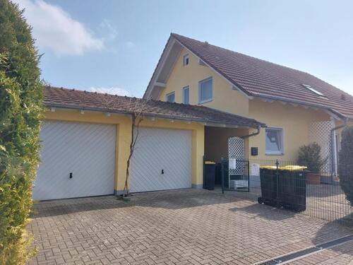 Foto - Zweifamilienhaus mit schönem Grundstück in Oberrimsingen