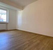 *** Sanierte 2-Zi.-Wohnung zzgl. Mansarde in grüner Lage! *** - Essen Stadtbezirk IV