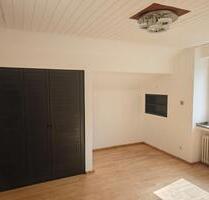 Schöne DG Wohnung - 250,00&nbsp;EUR Kaltmiete, ca.&nbsp; 34,00&nbsp;m&sup2; in Gladbeck (PLZ: 45964)
