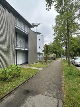 Foto - Einzimmerwohnung vollmöbliert Mikroapartment LB Moderne 1-Zimmer-Oase mit Garten & Terrasse