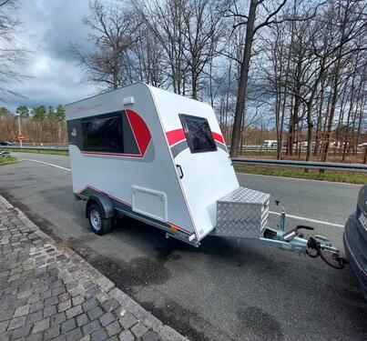 Foto - Außenstellplatz Anhänger Wohnwagen Stellplatz Parkplatz Wohnmobil