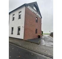 Haus zu vermieten 5 Zimmer - 1.600,00 EUR Kaltmiete, in Mönchengladbach (PLZ: 41238) Süd