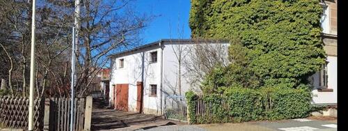 Foto - Vermietung: Grundstück mit Garage & Remise - Werkstatt