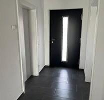 Erstbezug Neubau-Doppelhaushälfte mit großer Terrasse und Garten - Markt Erlbach