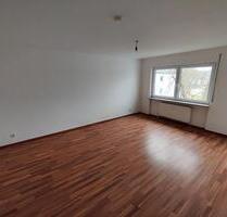 Schönes Wohnglück: Helle 2,5-Zimmer-Wohnung mit Balkon - Nürtingen