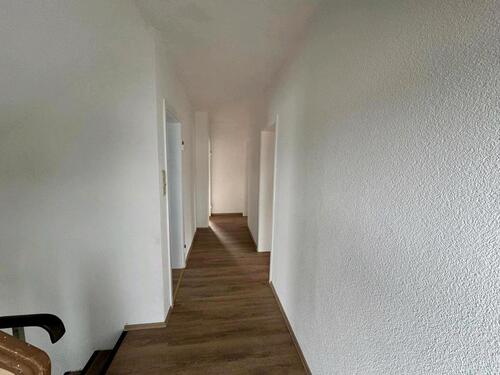 Foto - 5 Zimmer Etagenwohnung zur Miete in Vettelschoß