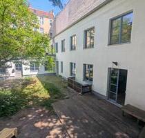 Remise im Hinterhof - Tempelhof - 200m² Wohnen 100m² Arbeiten - Berlin Tempelhof-Schöneberg