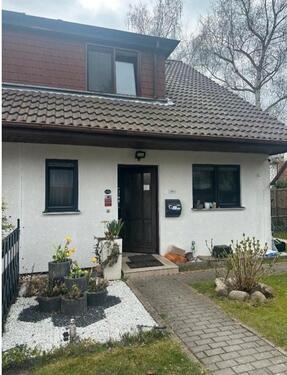 Foto - Attraktives Doppelhaus in Rudow – gepflegt, Einzug nach Absprache