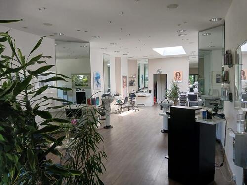 Foto - Vermietung eines FriseurgeschäftKosmetikNagelstudio