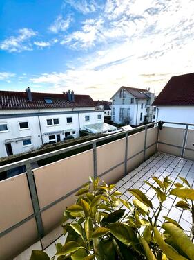 Foto - * Bei ULM * 3 Zi * BJ 2000 *Balkon * Stellplatz * Fliesen * Küche