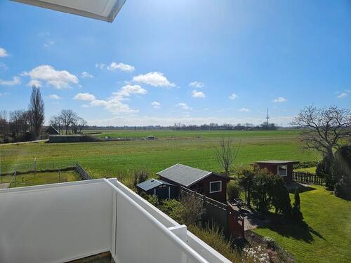 Foto - Frisch Renoviert: Wohnen im Grünen! Charmante 3-Wohnung mit Balkon und wunderbaren Ausblick
