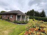 Foto - Bungalow mit Wintergarten und Gartenparadies