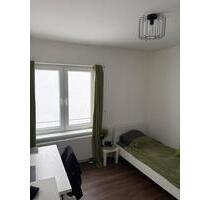 1 Zimmer in 5-Zimmer WG Wohnung. Feuerbach. 13 m² - Stuttgart