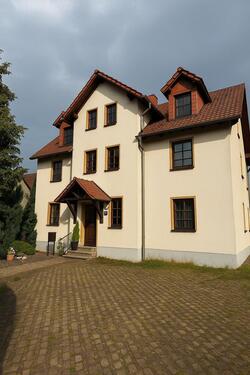 Foto - Helle 3-Zimmer-Wohnung mit Stellplatz und Tageslichtbad