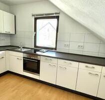 Gepflegte 4 Zimmer Dachgeschosswohnung mit Balkon in 51674 Wiehl