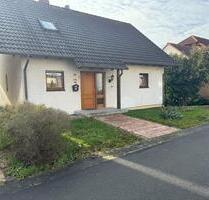 Niedrigenergie Einfamilienhaus - 1.790,00&nbsp;EUR Kaltmiete, ca.&nbsp; 180,00&nbsp;m&sup2; in Karsbach (PLZ: 97783)