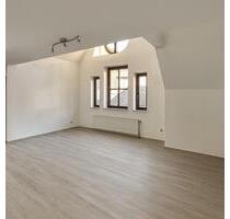 Moderne Maisonette-Dachgeschosswohnung mit Burgblick - Wertheim