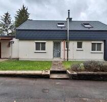 Freistehendes Haus in ruhiger Sackgasse – mit Einliegerwohnung - Allmersbach im Tal