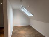 Foto - Zentrale Dachgeschosswohnung - 680,00 EUR Kaltmiete,