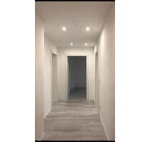 Lichtdurchflutete, kernsanierte 4ZKB mit Balkon in NK City Nähe - Neunkirchen