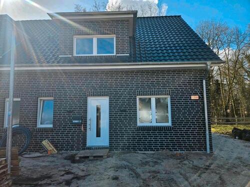 Foto - Ich vermiete die Hälfte eines neuen Doppelhauses.