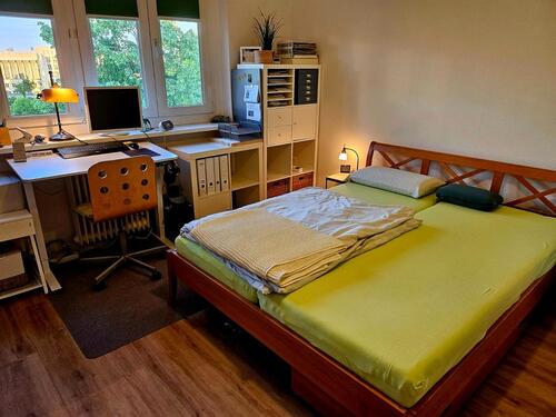 Foto - Zimmer in Zwei-Raum-Wohnung ab sofort 450.- warm (all inclusiv)