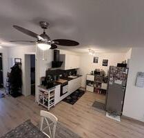 Helle 2 Zimmer Wohnung mit Balkon, EBK, Keller und TG - Parsberg