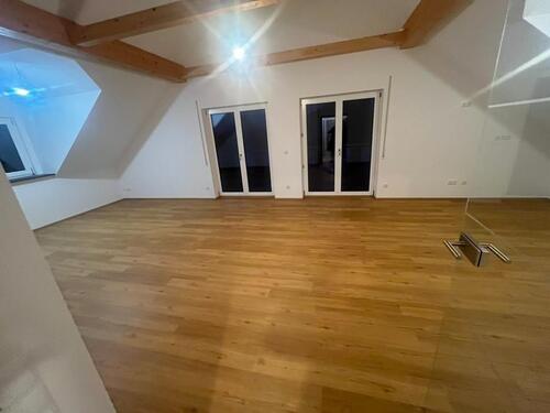 Foto - 3-Zimmer Wohnung mit Balkon - 1.200,00&nbsp;EUR Kaltmiete, ca.&nbsp; 100,00&nbsp;m&sup2;