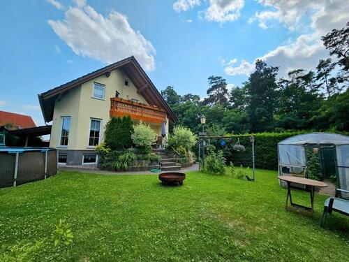 Foto - Freistehendes Einfamilienhaus in ruhiger Lage am Waldrand