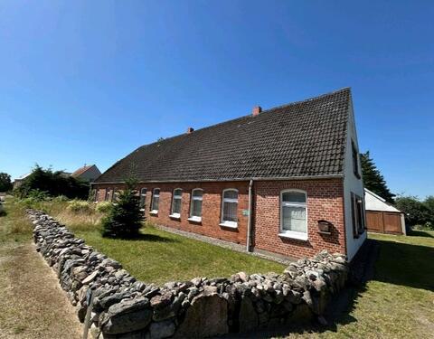 Foto - Einfamilienhaus zu verkaufen - 300.000,00&nbsp;EUR Kaufpreis, ca.&nbsp; 220,00&nbsp;m&sup2;