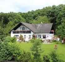 Charmantes Wohnhaus mit Pension in idyllischer Lage in Schammelsd - Litzendorf