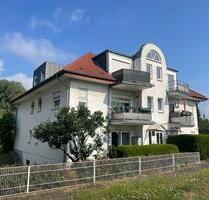 Bezugsfreies, gepflegtes Dachgeschoss mit 2 Balkonen und EBK - Berlin Pankow