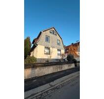 Teilmodernisiertes Einfamilienhaus mit Garage und Garten - Osterode am Harz