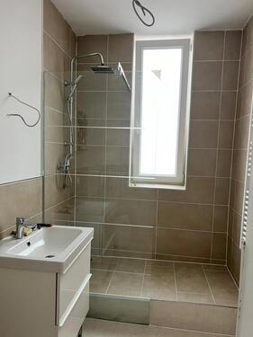 Foto - Mietwohnung 118 Quadrat - 900,00&nbsp;EUR Kaltmiete, ca.&nbsp; 118,00&nbsp;m&sup2;