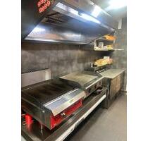 Voll ausgestatteter Fastfood-Laden im Stadtzentrum - Tastrup