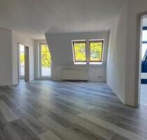 Exklusive 2-Zimmer-Maisonette-Wohnung mit Balkon, Dachterrasse & Stellplatz - Wenzenbach