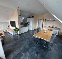 Moderne 3-Zimme-Dachgeschosswohnung mit Balkon in Solingen Wald Moderne 3-Zimme-Dachgeschosswohnung mit Balkon in Solingen Wald