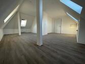 Foto - Gemütliche Dachgeschosswohnung - 470,00&nbsp;EUR Kaltmiete, ca.&nbsp; 44,00&nbsp;m&sup2;