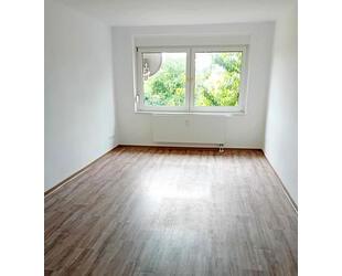 3-Raum-Wohnung mit Einbauküche im Erdgeschoss - Seehausen (Altmark)