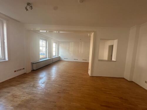 Foto - Wohnung 3 Zimmer Küche Bad - 950,00&nbsp;EUR Kaltmiete, ca.&nbsp; 105,00&nbsp;m&sup2;