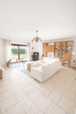 Foto - Großzügige 4-Zimmer-Wohnung - 999,00&nbsp;EUR Kaltmiete, ca.&nbsp; 140,00&nbsp;m&sup2;