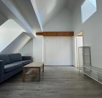 2,5 Zimmer DG Maisonette Wohnung mit Galerie direkt im Zentrum - Berlin Spandau