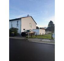 Schöne Doppelhaushälfte in Gierath mit schönem großem Garten - Jüchen