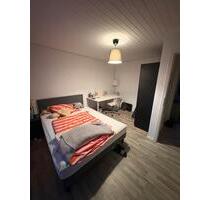 WG-Zimmer ab sofort frei! - 410,00&nbsp;EUR Kaltmiete, ca.&nbsp; 12,00&nbsp;m&sup2; in Oldenburg (PLZ: 26129) Bloherfelde